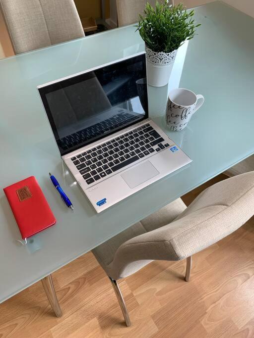 Perfectly Located City Centre Studio Apartment - West One With Free Wifi, Gym Access, Netflix シェフィールド エクステリア 写真