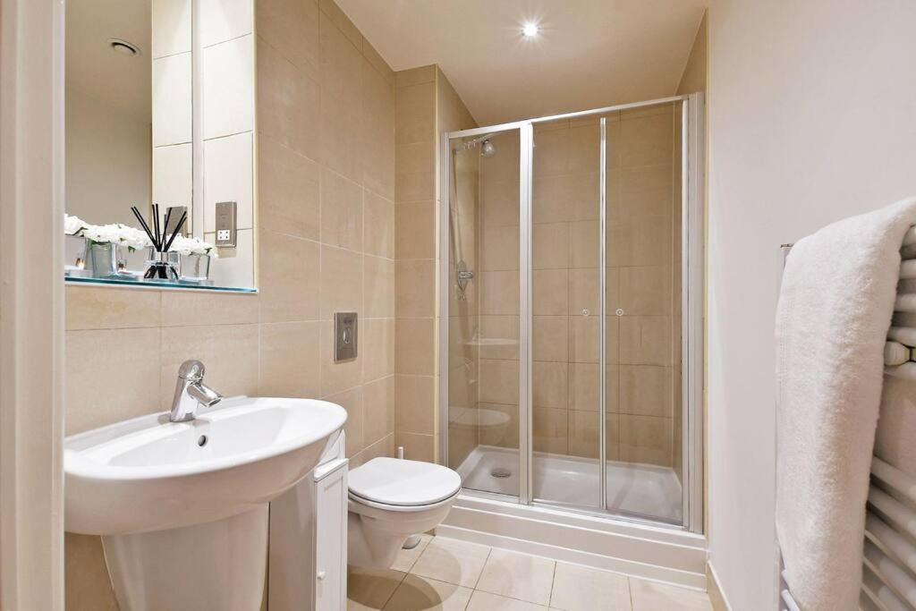 Perfectly Located City Centre Studio Apartment - West One With Free Wifi, Gym Access, Netflix シェフィールド エクステリア 写真