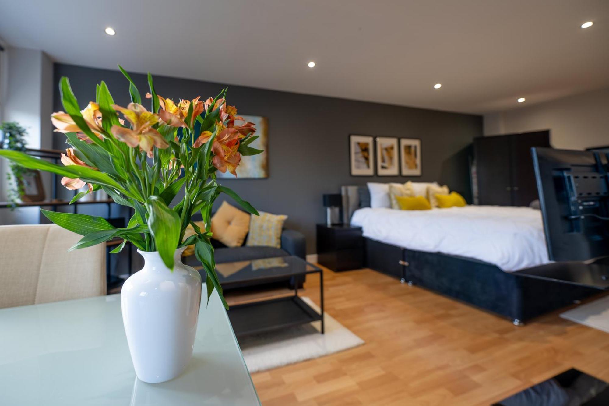 Perfectly Located City Centre Studio Apartment - West One With Free Wifi, Gym Access, Netflix シェフィールド エクステリア 写真